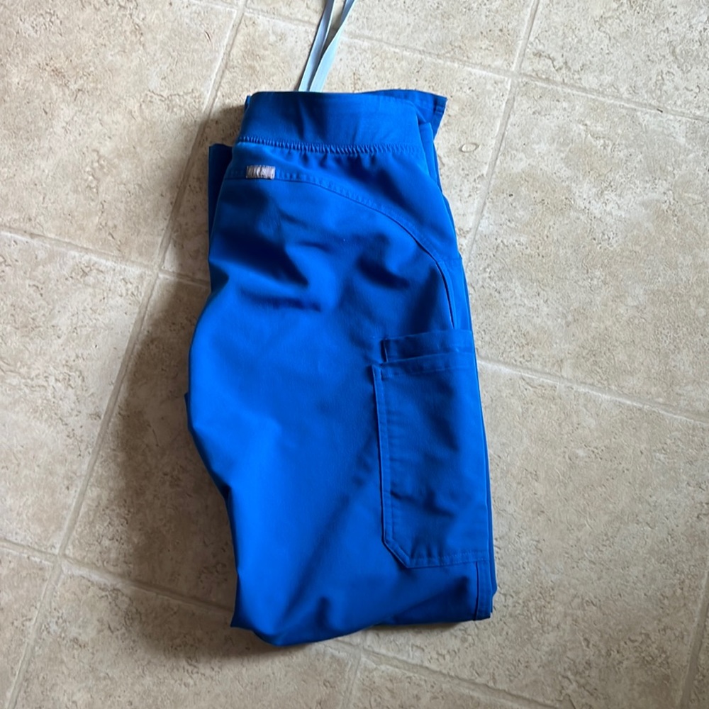 Figs: Kade Cargo Scrub Pants